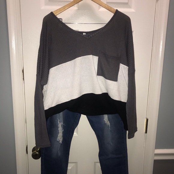 PLUS SIZE Colorblock shirt 💕💕 - Picture 8 of 8